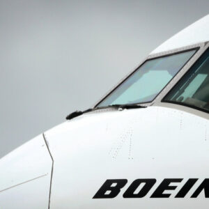 CEO Boeing Dave Calhoun cùng các giám đốc điều hành khác sắp từ chức