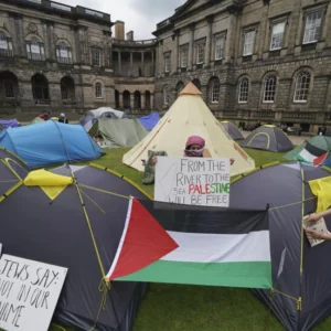 Anh: Sinh viên tại nhiều trường đại học tuyệt thực và biểu tình phản đối chiến tranh Gaza